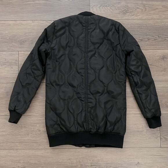 Love Tree Women’s Black Full Zip Mid Length Quilted Bomber Jacket Size Small - Picture 12 of 13